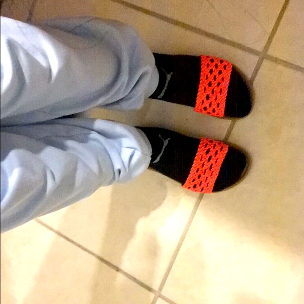 Brand new sandals, hot pink, good condition